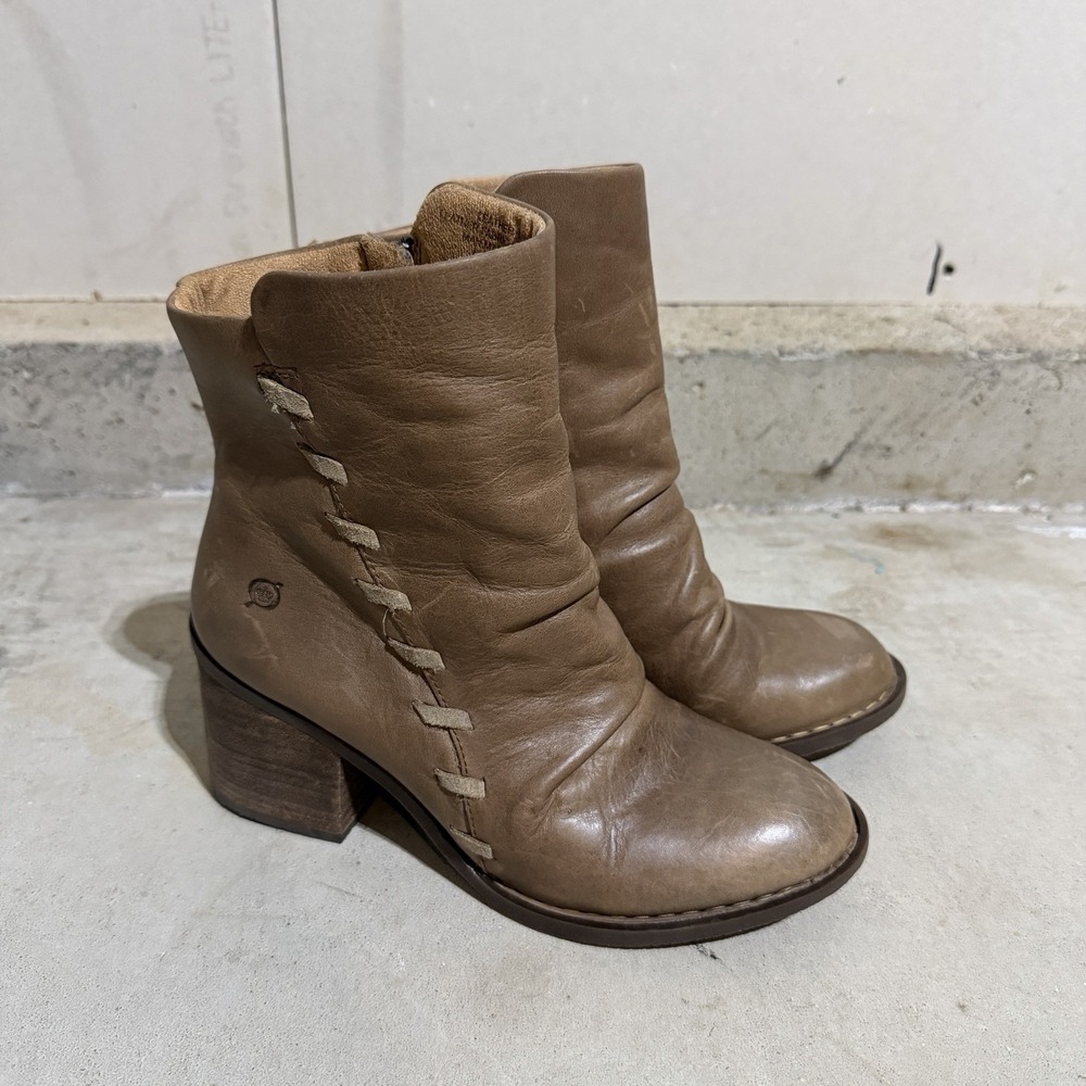 Born Toni Sustained Grey Leather Whipstitch Ankle Booties - Size 7.5
